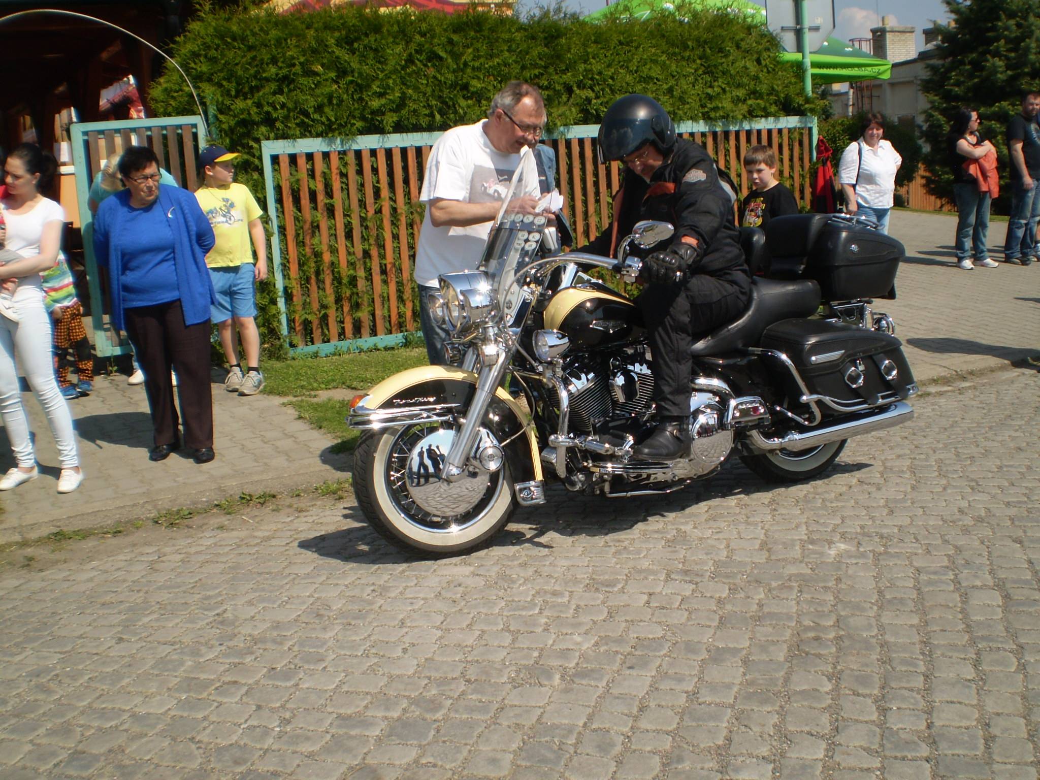 František Hrbáček - startér soutěže Mototour Javorník 2014