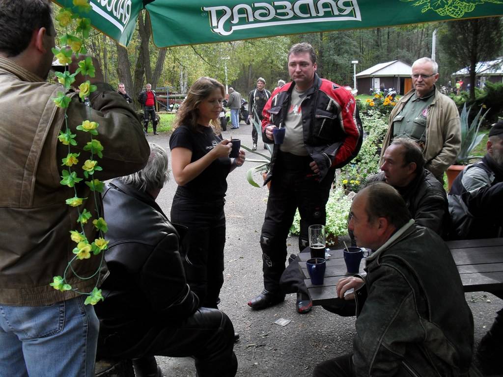 Jiří Beníček a motokáva s manželkou